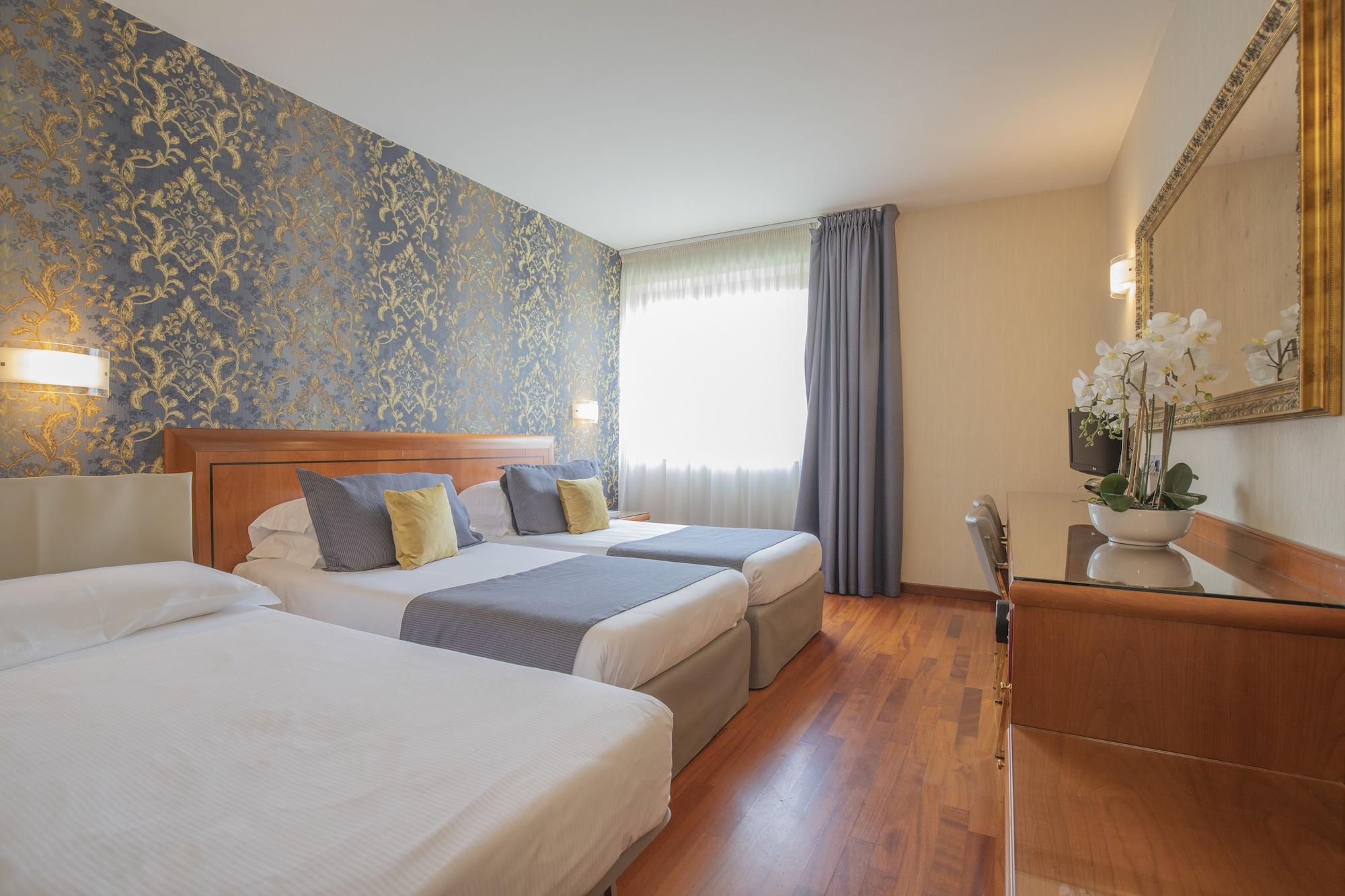 Hotel Palace Verona Esterno foto