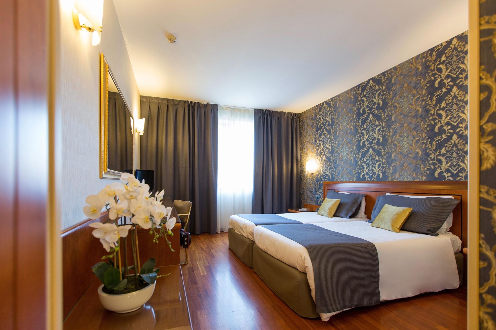 Hotel Palace Verona Esterno foto