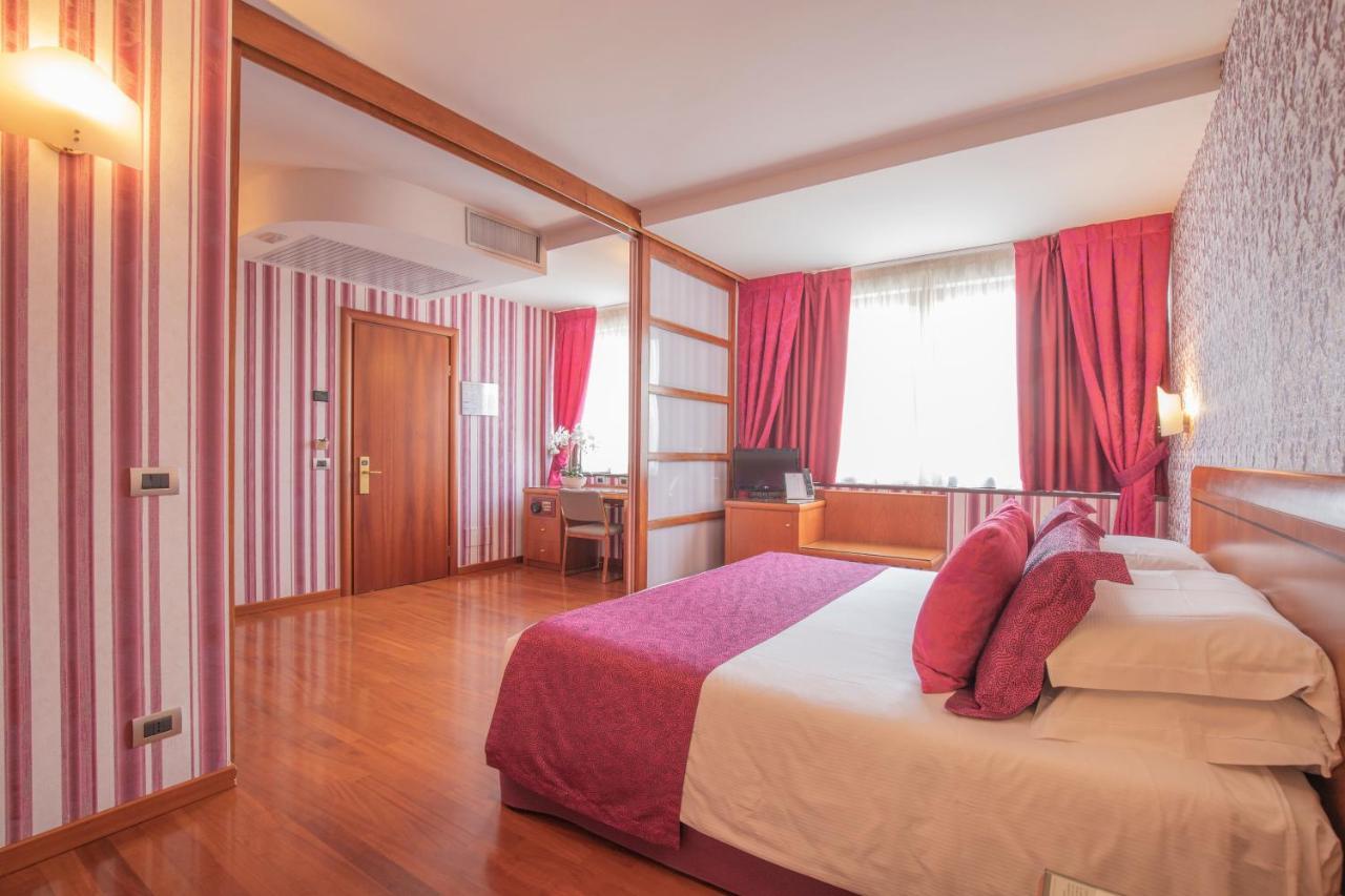 Hotel Palace Verona Esterno foto