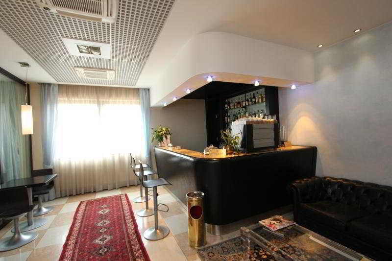 Hotel Palace Verona Esterno foto