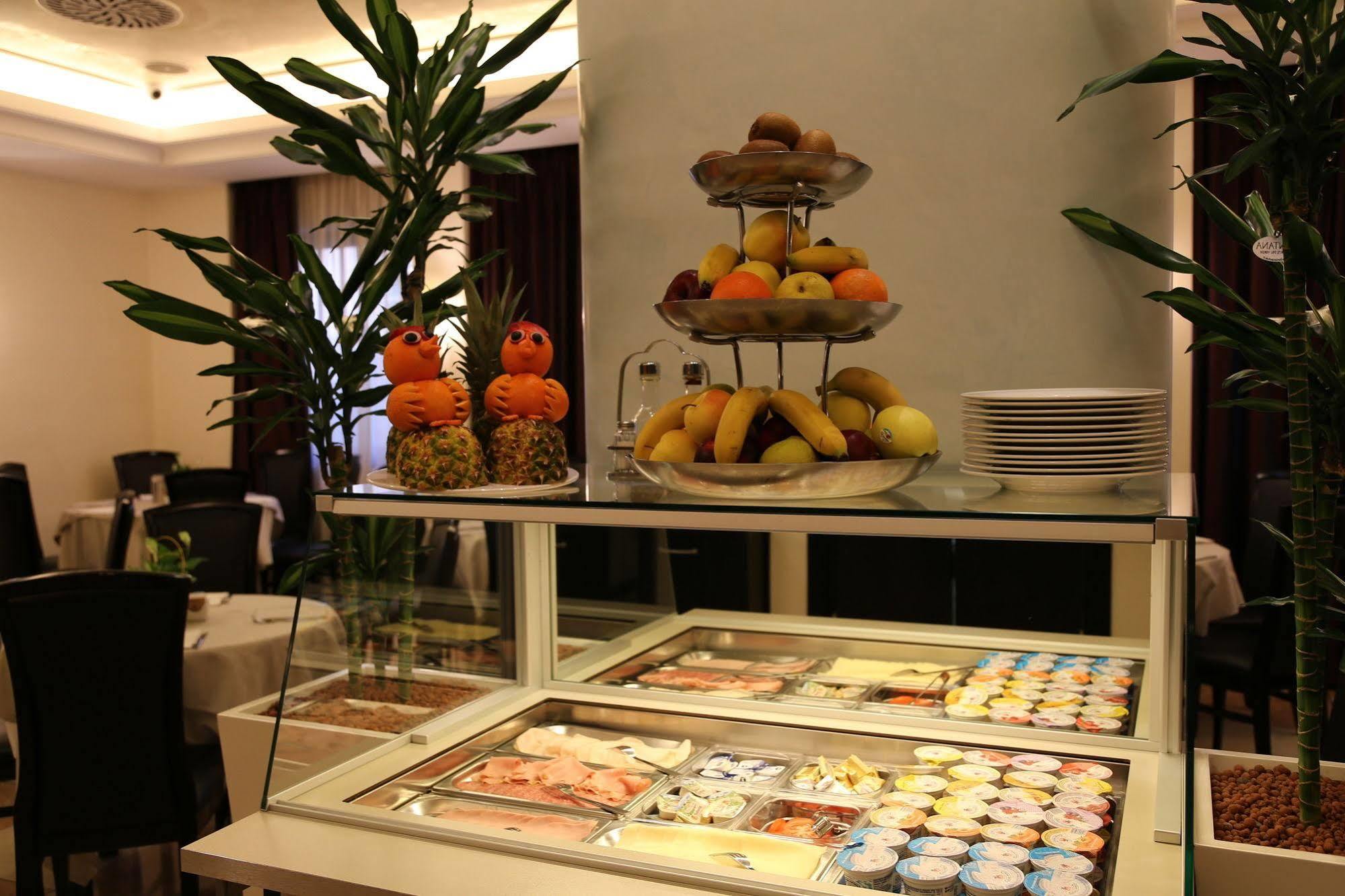 Hotel Palace Verona Esterno foto